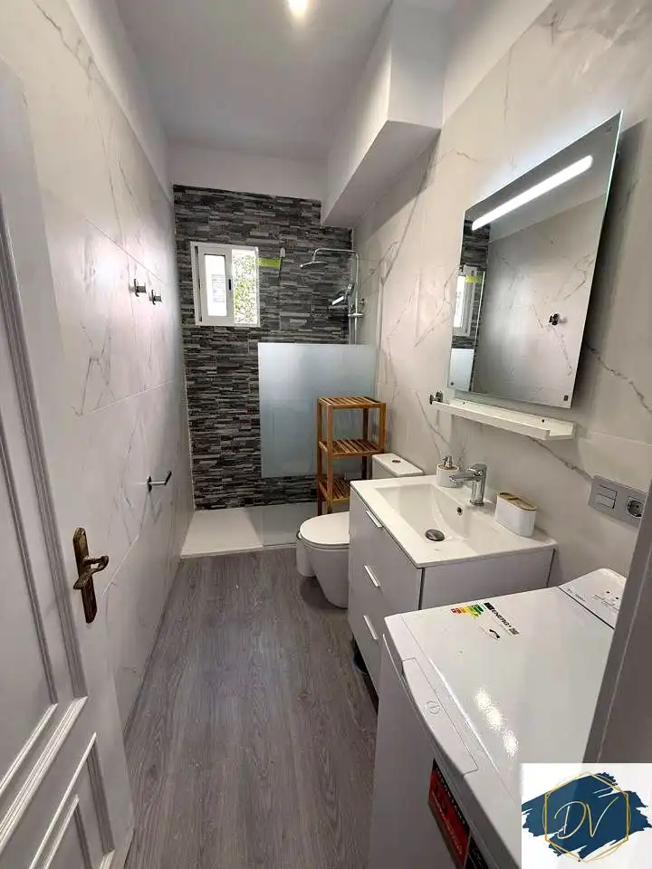 Badezimmer von Wohnung zur untervermieten in Santa Cruz de Tenerife mit Möbliert