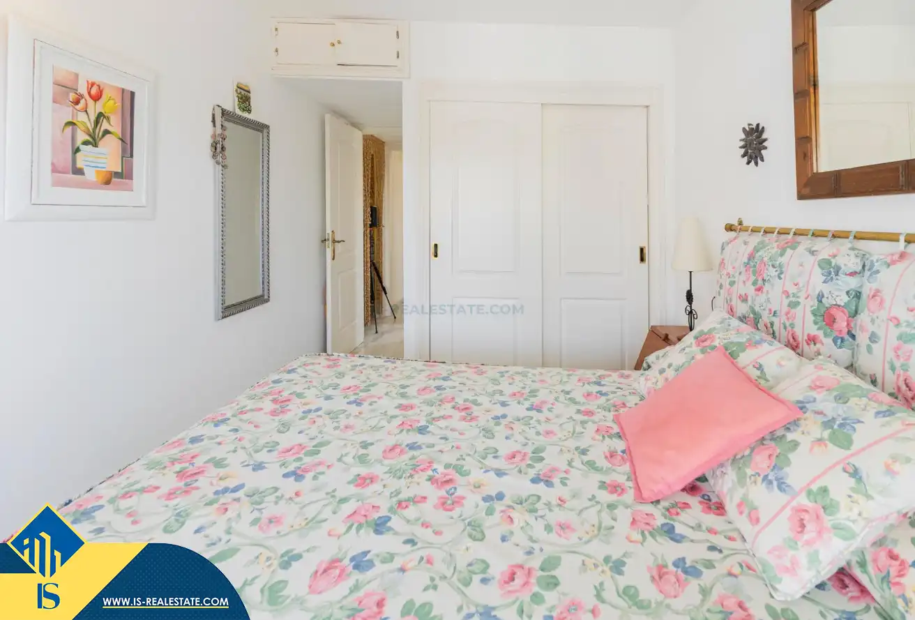Habitación de Apartamento en venta en Marbella con Calefacción, Terraza y Amueblado