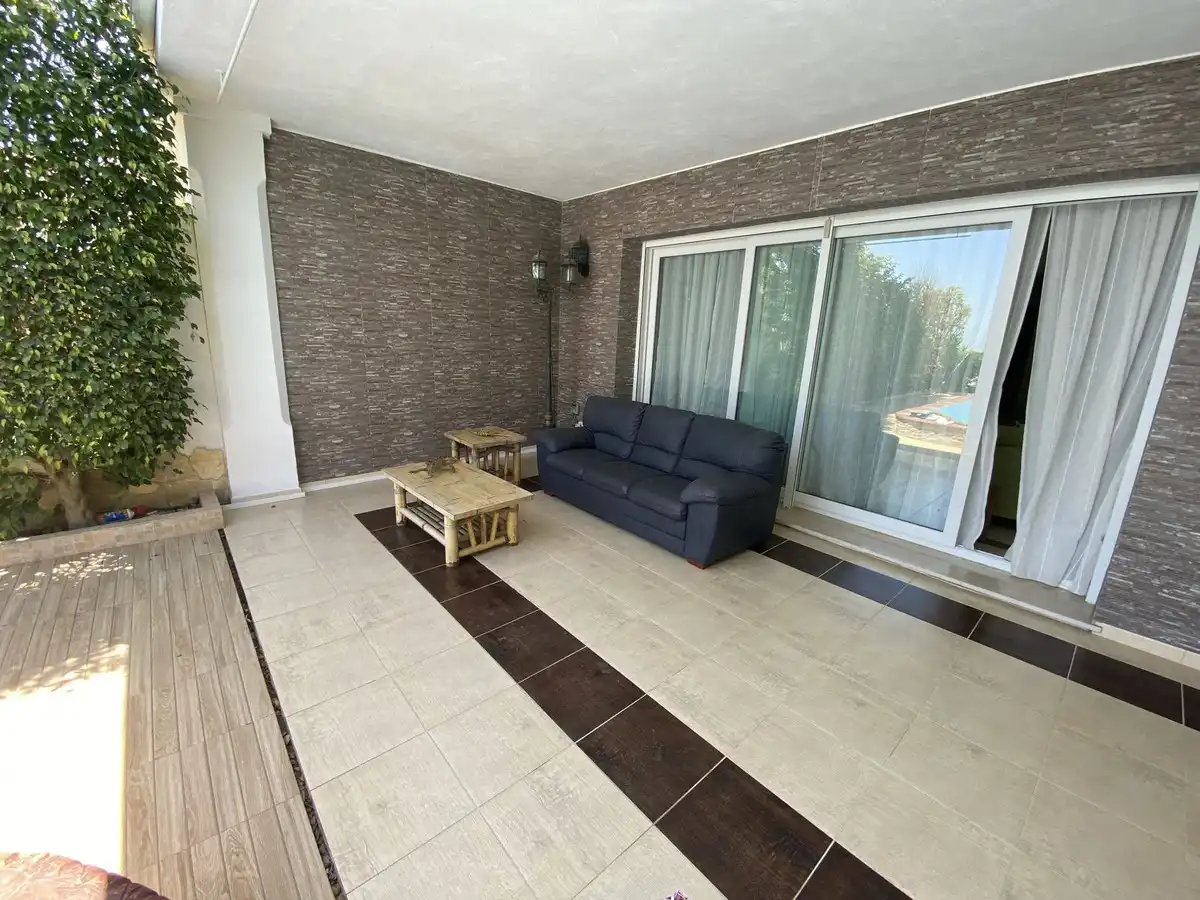 Sala de estar de Casa adosada en venta en Ojén con Aire acondicionado, Amueblado y TV