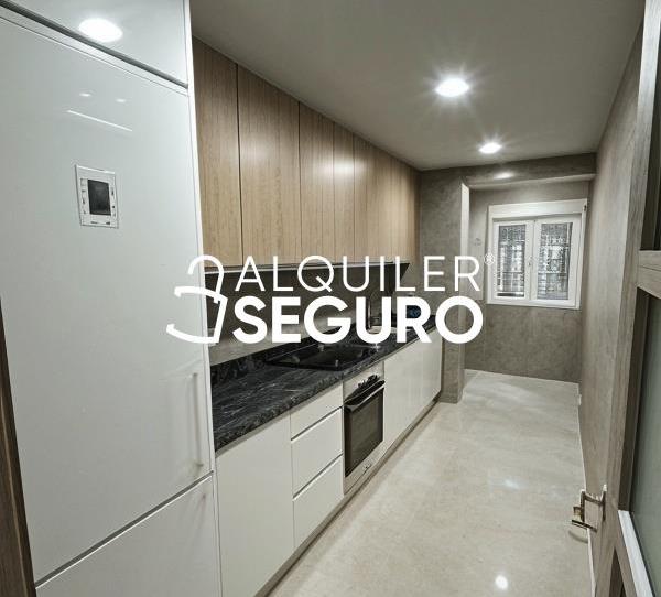 Foto 1 de Piso de alquiler en Huesca, Suroeste - Zona Hospital, Madrid