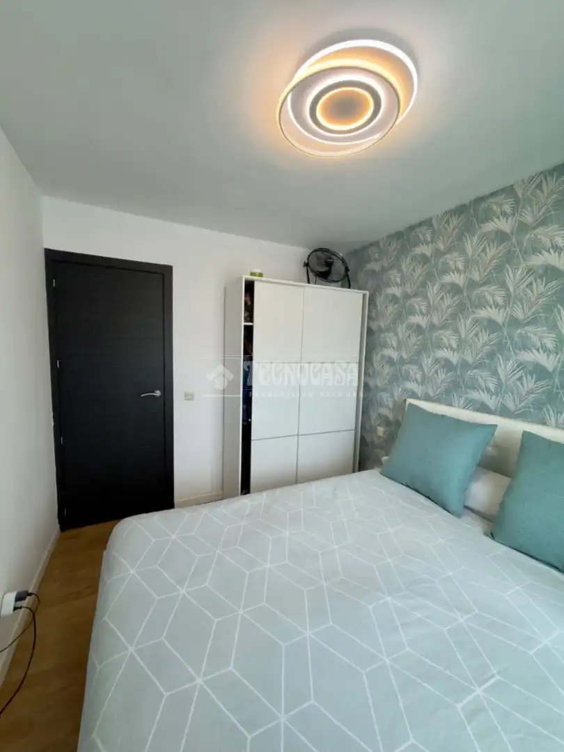Habitación de Casa adosada en venta en Madrid con Aire acondicionado, Calefacción y Terraza