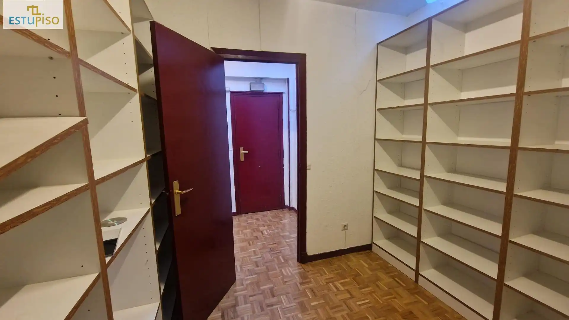 Schlafzimmer von Büro zum Verkauf in Vitoria - Gasteiz mit Möbliert