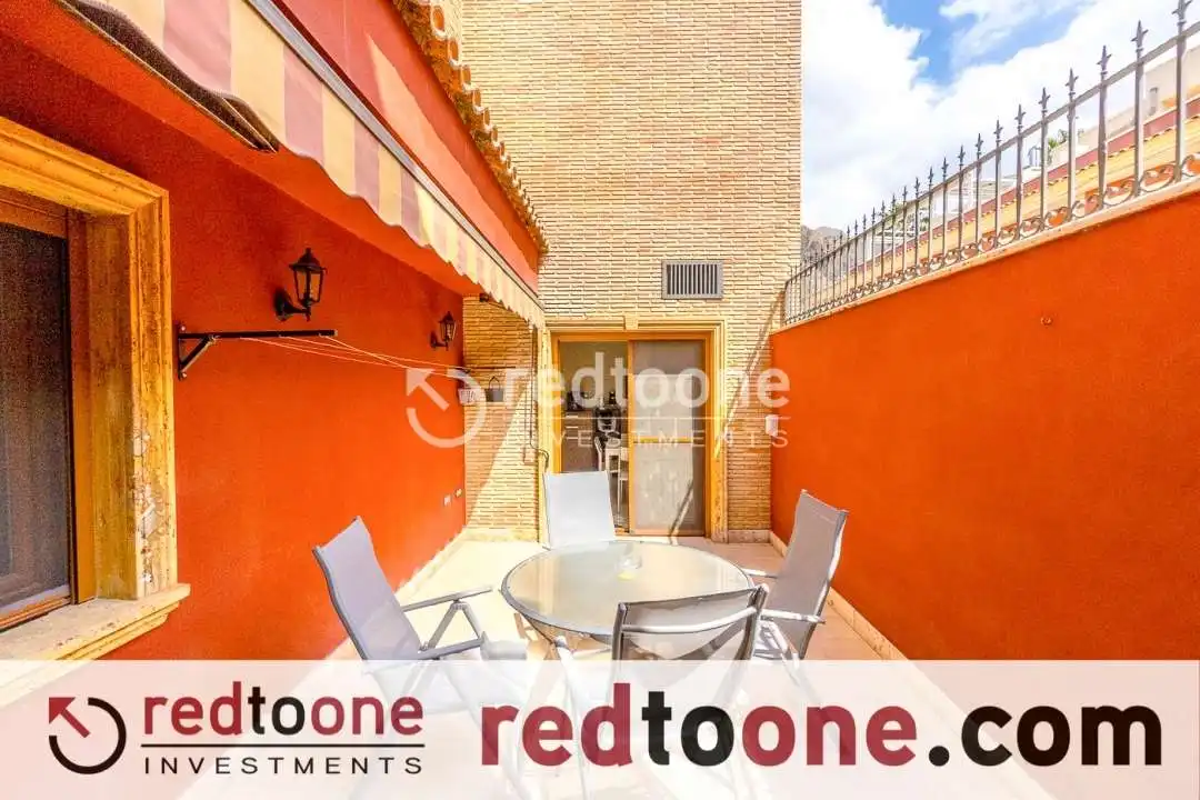 Terrassa de Casa o xalet en venda en Orihuela amb Jardí privat, Terrassa i Piscina