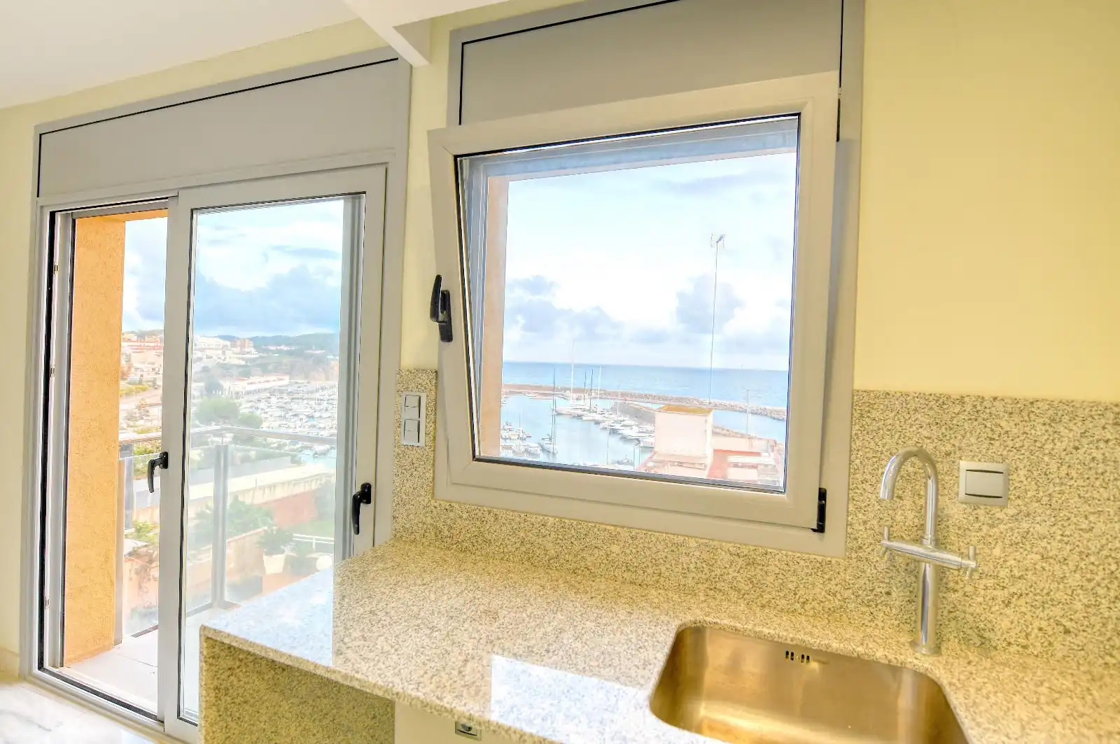 Cocina de Dúplex en venta en Población de Arroyo con Terraza