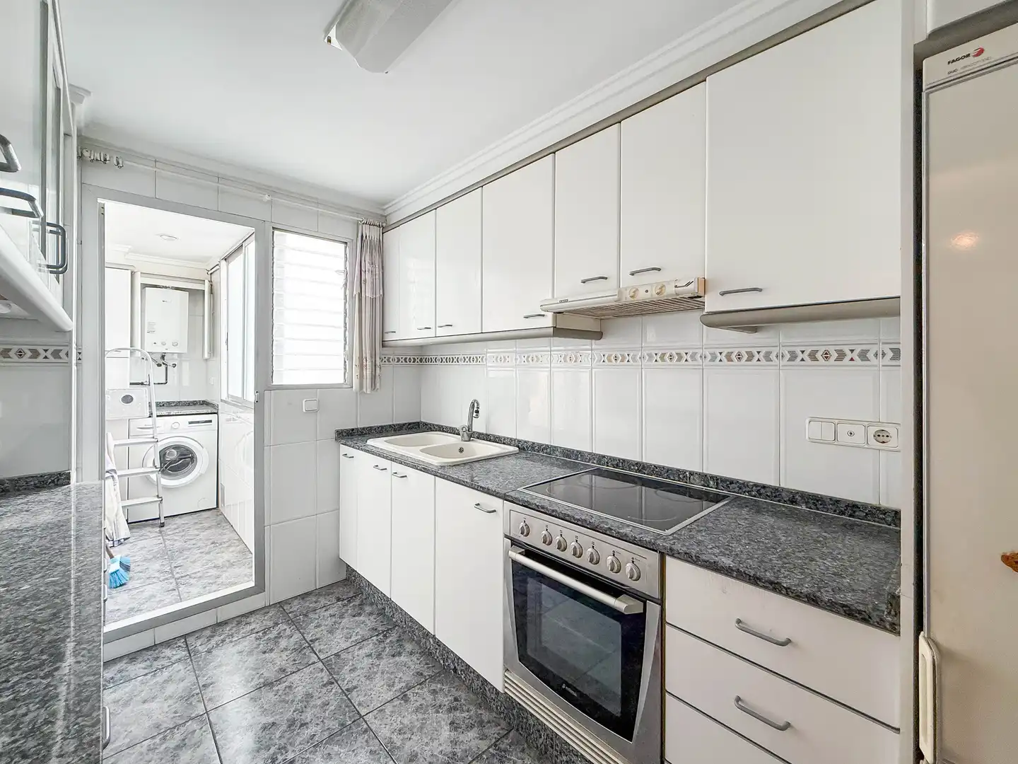 Cocina de Piso en venta en Valencia con Balcón