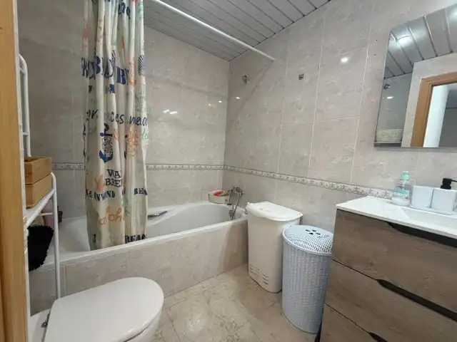 Piso con terraza en venta en Passeig del Camp del Roure 871L, imagen 23
