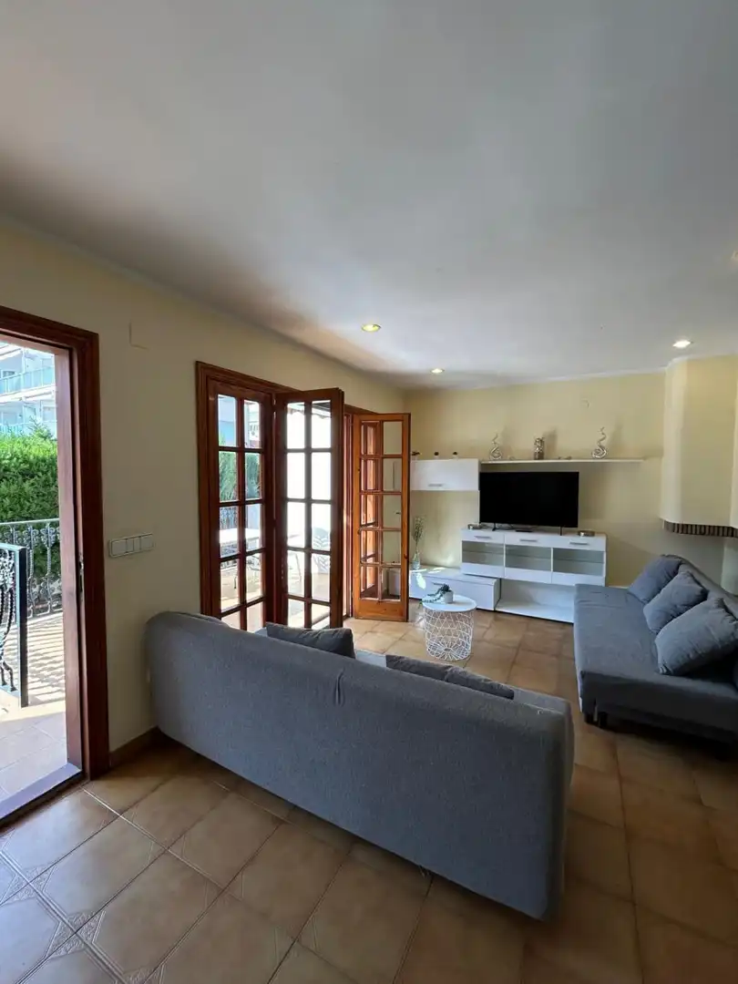 Sala de estar de Casa o chalet de alquiler en La Pobla de Farnals con Aire acondicionado, Terraza y Piscina
