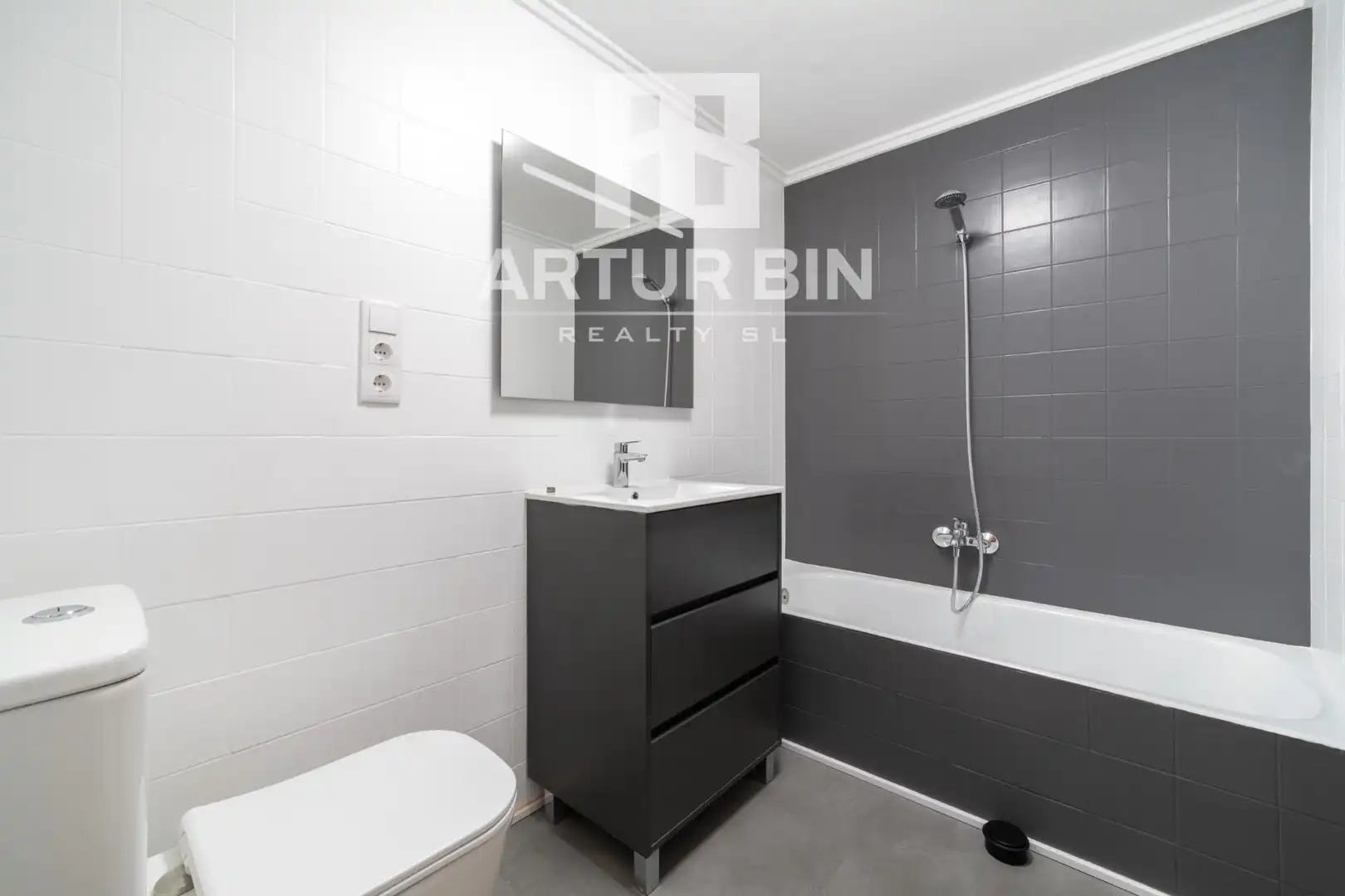 Bany de Apartament de lloguer en Valencia amb Aire condicionat