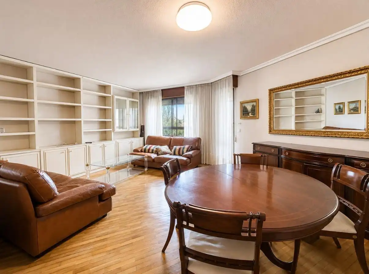 Wohnzimmer von Wohnung zur Miete in  Pamplona / Iruña