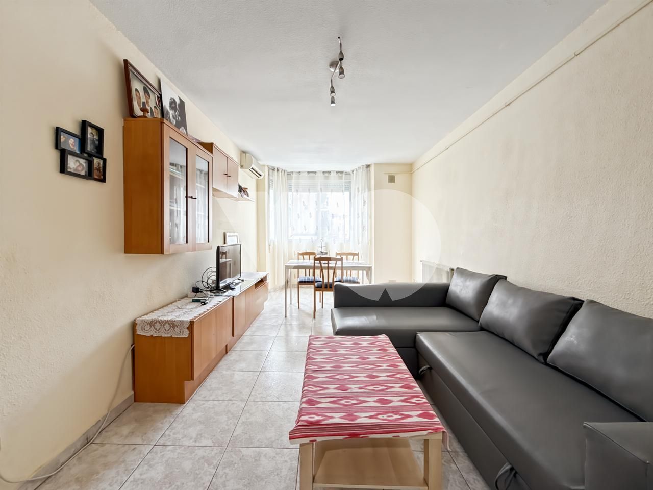 Living room of Flat for sale in Alcobendas  with Air Conditioner, Heating and Storage room