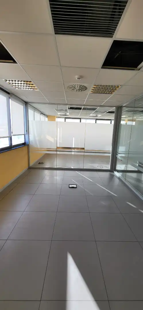 Office space with lift to rent in Polígono Parque Empresarial la Muga 11, imagen 9
