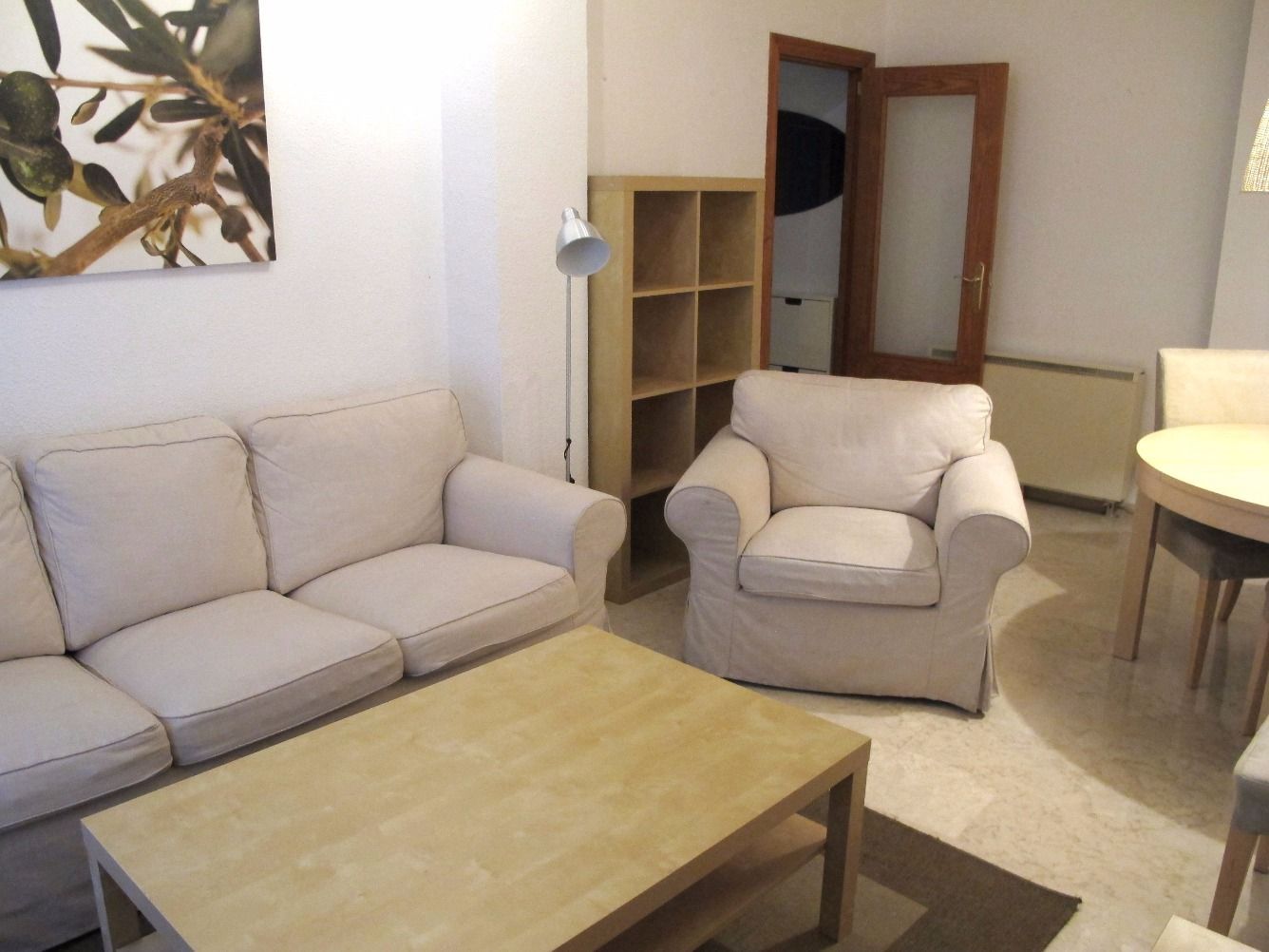 Living room of Flat to rent in  Granada Capital  with Heating, Furnished and Washing machine