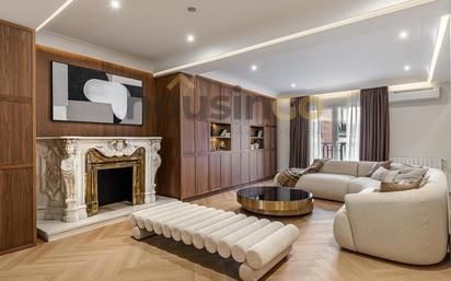 Living room of Flat for sale in  Madrid Capital  with Air Conditioner, Heating and Parquet flooring