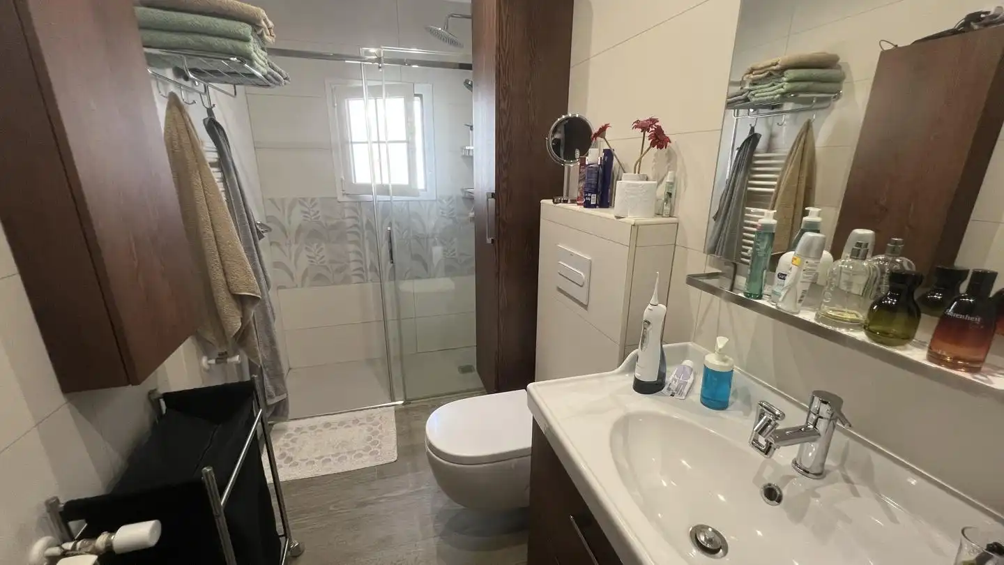 Bany de Casa o xalet en venda en Montequinto amb Jardí privat, Terrassa i Piscina comunitària