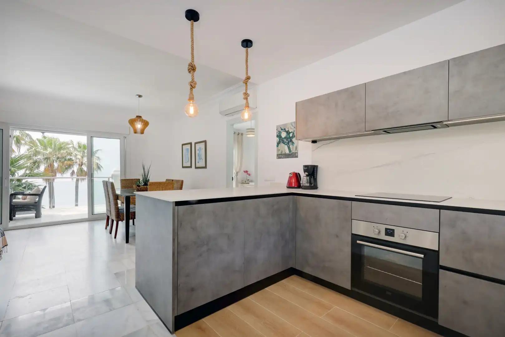 Cuina de Apartament en venda en Estepona amb Aire condicionat, Jardí privat i Terrassa