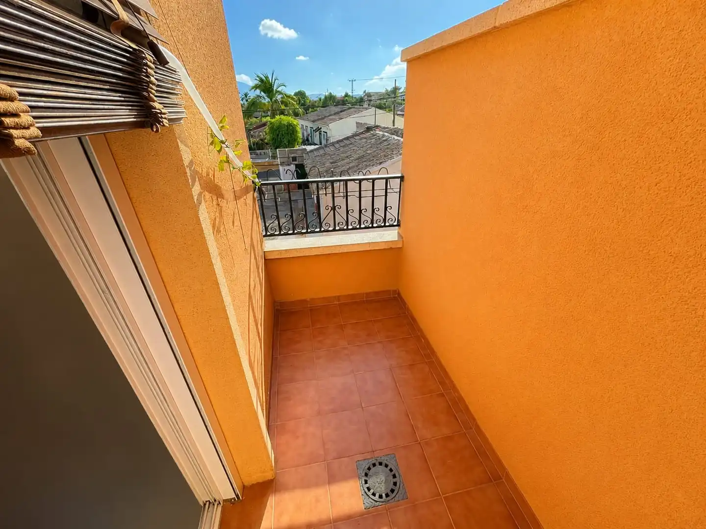 Terrassa de Casa adosada en venda en Helechosa de los Montes amb Calefacció, Jardí privat i Terrassa