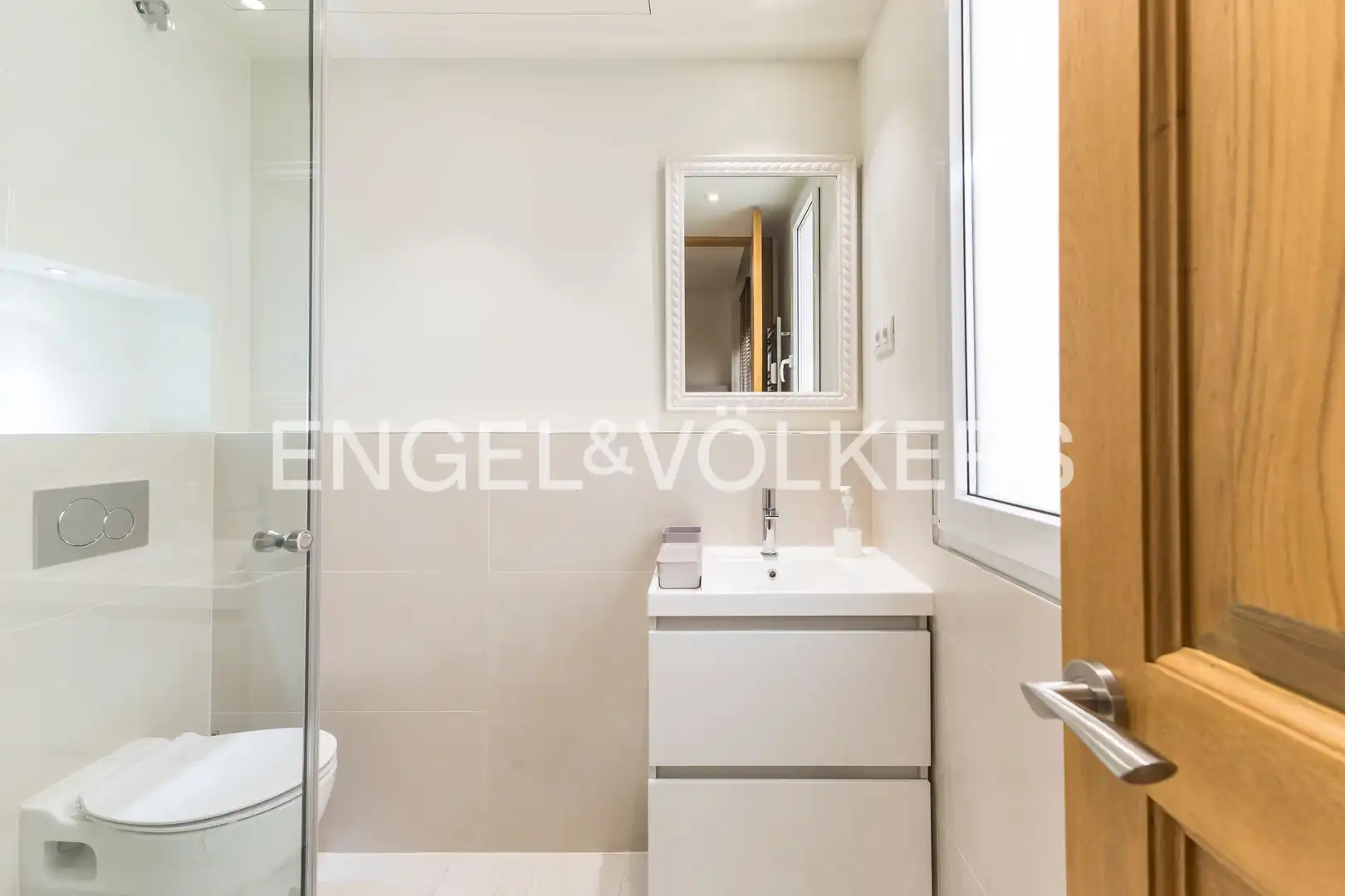 Baño de Piso de alquiler en Madrid con Aire acondicionado, Calefacción y Amueblado