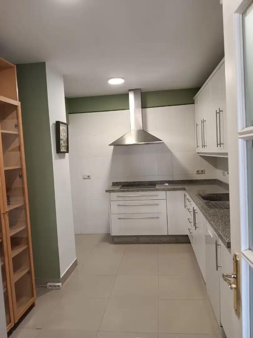 Cocina de Piso en venta en Mairena del Aljarafe con Aire acondicionado, Terraza y Amueblado