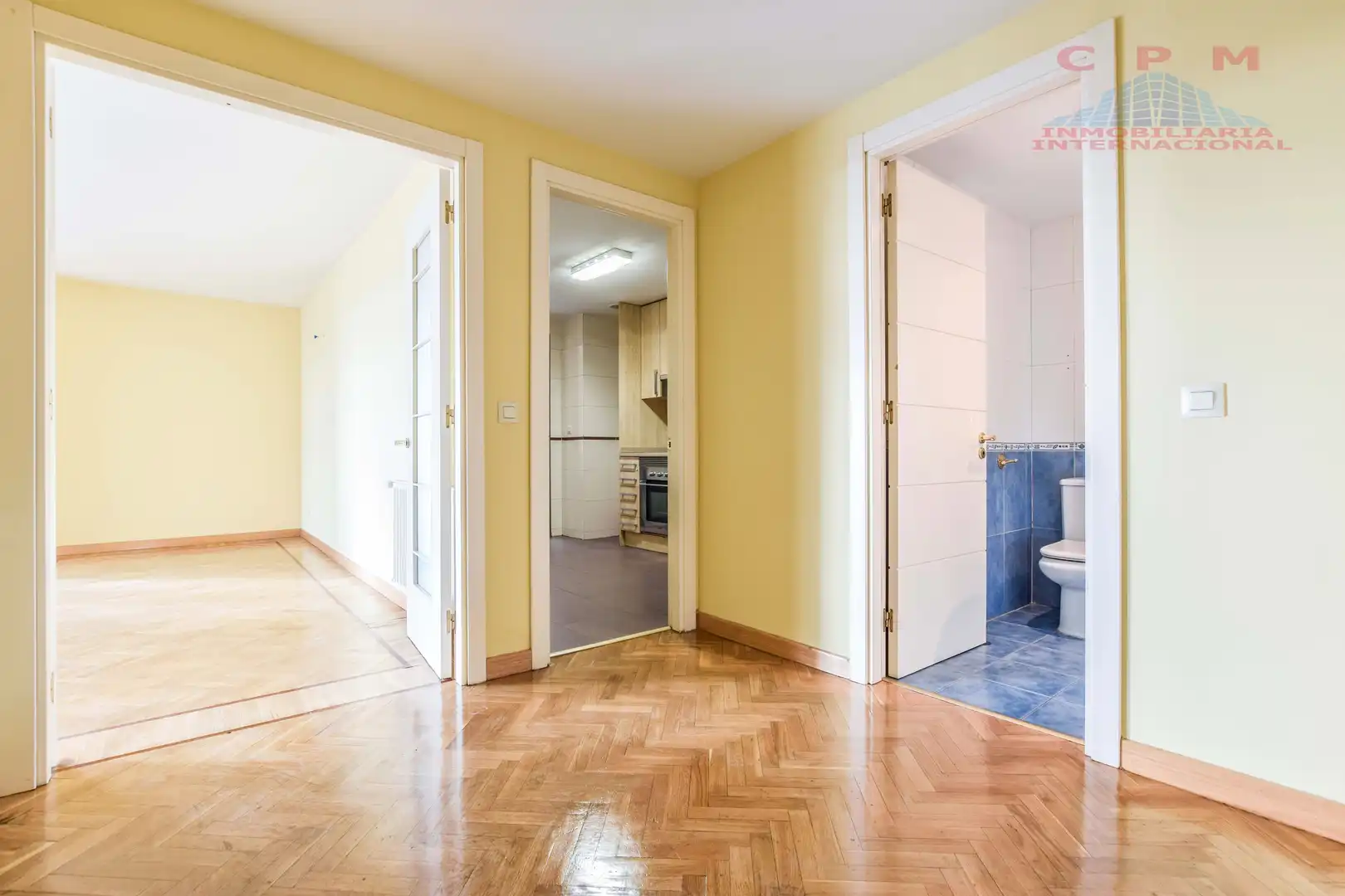 Flat for rent to own in Madrid  with Air Conditioner, Heating and Oven