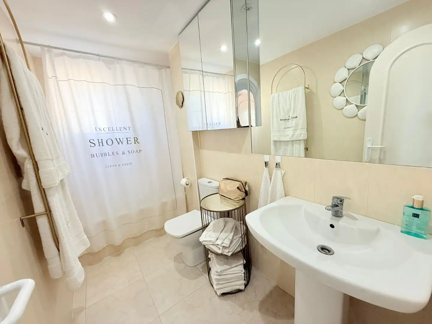 Bathroom of Apartments for sale in La Manga del Mar Menor  with Air Conditioner, Terrace and Furnished