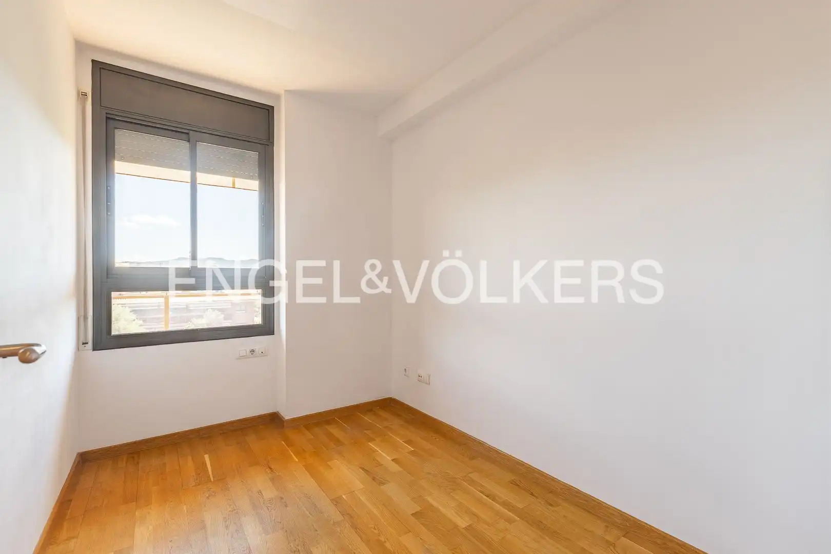Bedroom of Flat for sale in Sant Cugat del Vallès  with Heating, Private garden and Parquet flooring