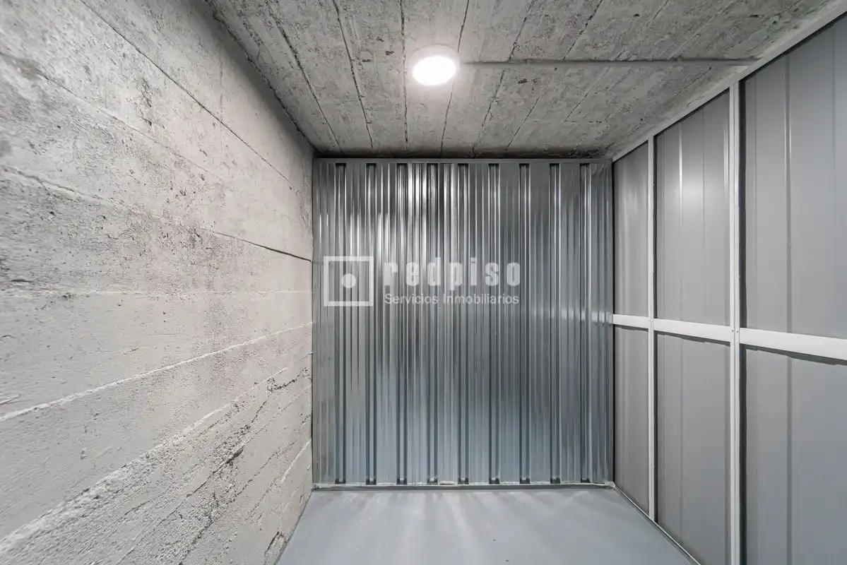 Parking of Storage room for rent in Madrid  with Alarm