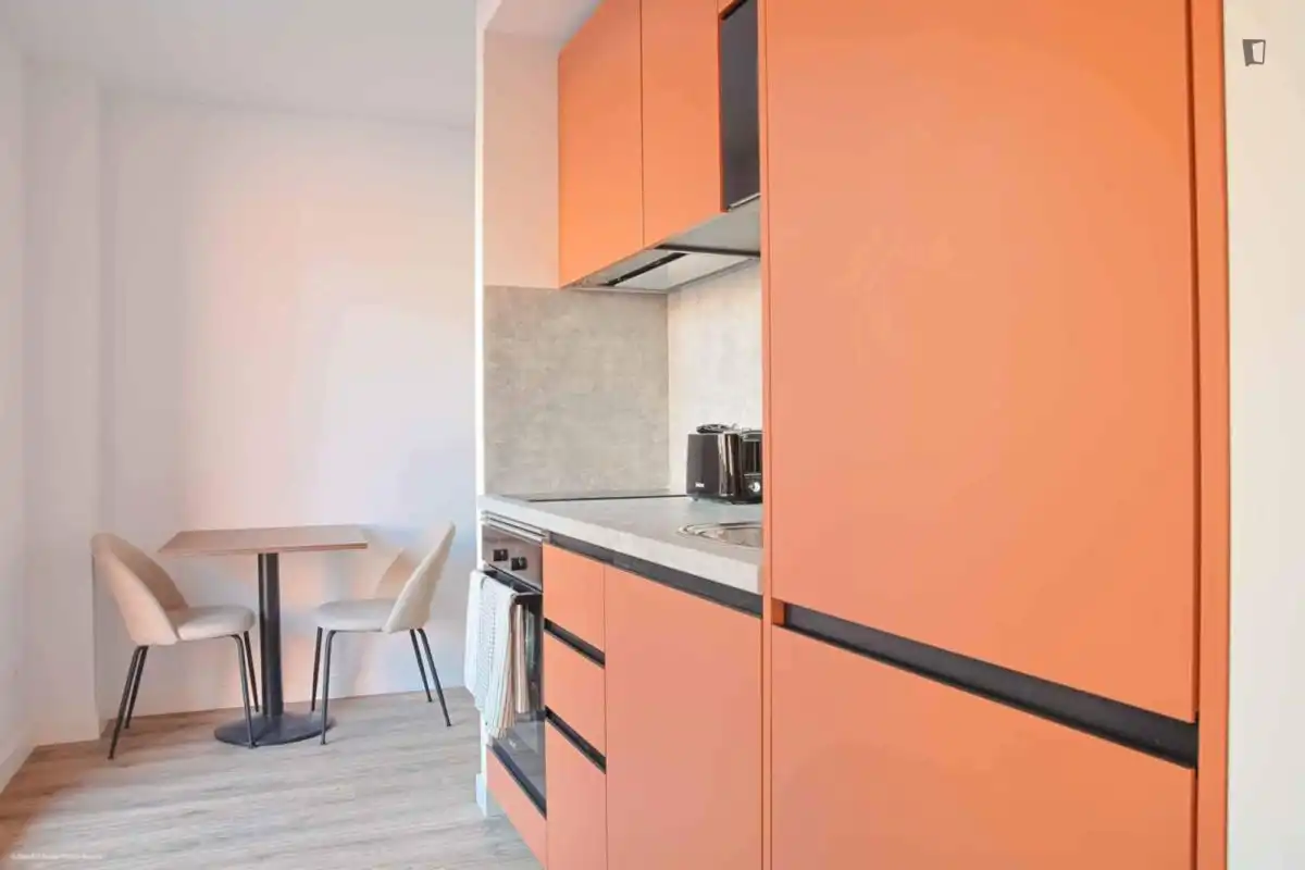Cocina de Estudio de alquiler en Madrid con Aire acondicionado, Calefacción y Amueblado