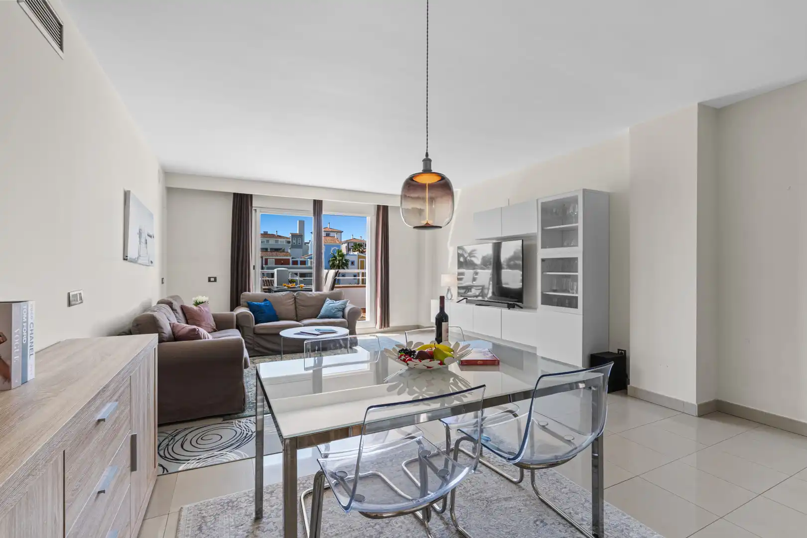 Living room of Apartments for rent in Estepona  with Air Conditioner, Terrace and Storage room