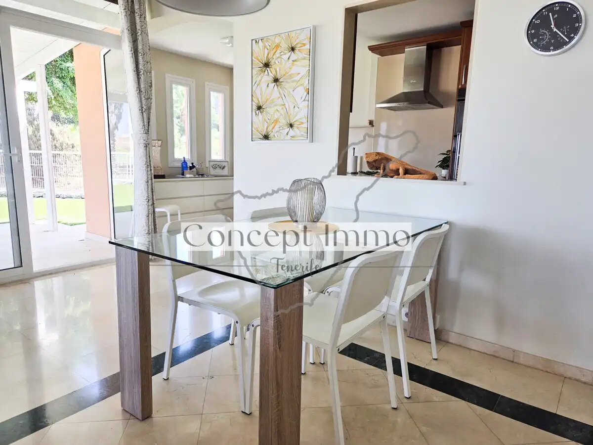 Detached homes for sale in Calle Tajore, Playa de Fañabé