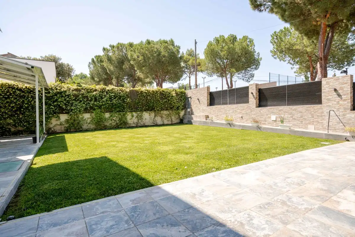 Jardín de Casa o chalet en venta en Boadilla del Monte con Aire acondicionado, Calefacción y Jardín privado