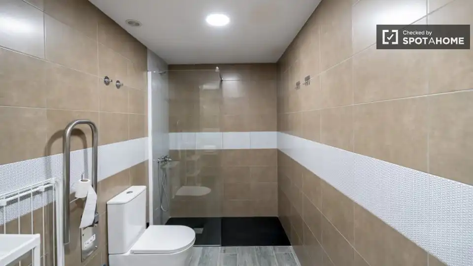 Apartamento de 1 dormitorio en alquiler en CabanyalCanyamelar, image 4