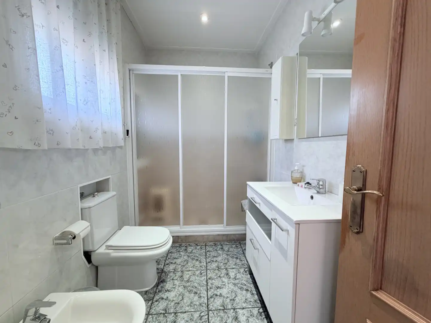 Bathroom of Houses for sale in Terrassa  with Air Conditioner, Heating and Private garden