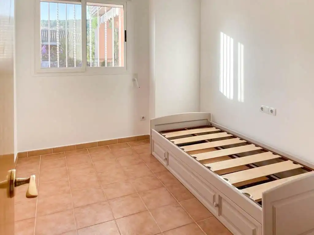 Ground floor for rent in Chiva, Valencia