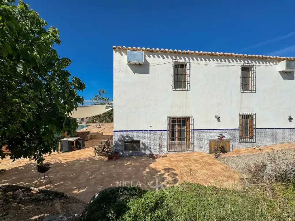 Vista exterior de Casa o xalet en venda en Antas amb Jardí privat, Terrassa i Piscina