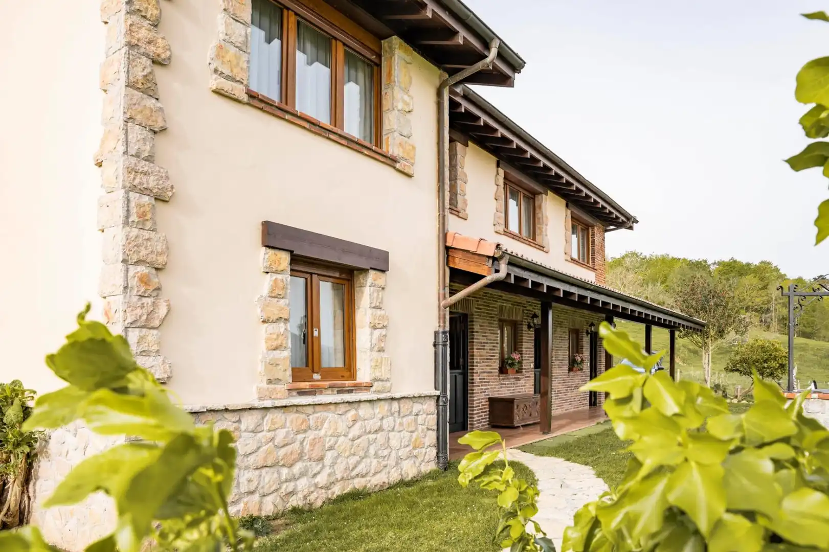 Buildings for sale in Lugar Parres, Parres