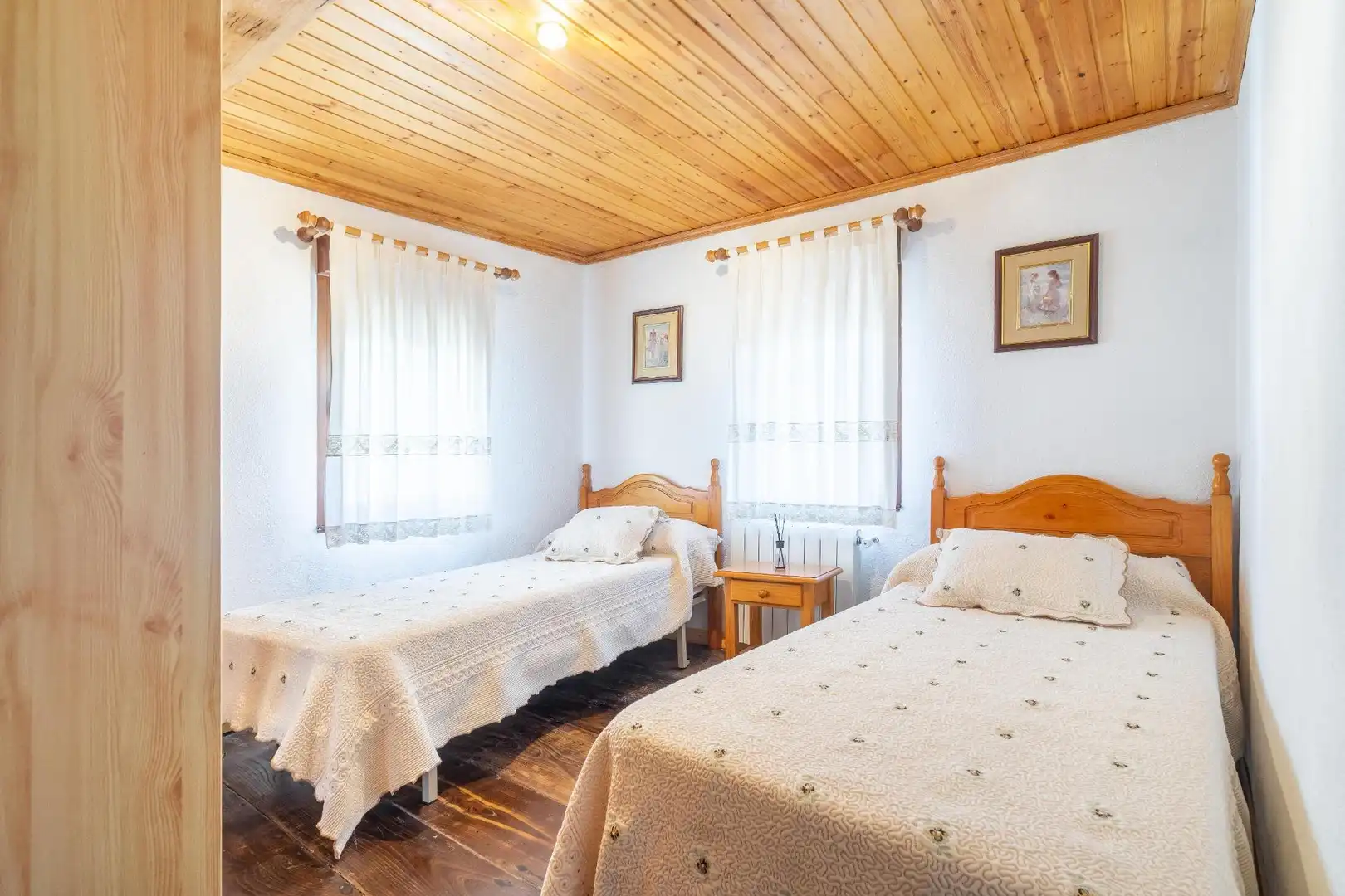 Dormitori de Casa o xalet en venda en Ribera de Arriba amb Calefacció, Jardí privat i Terrassa
