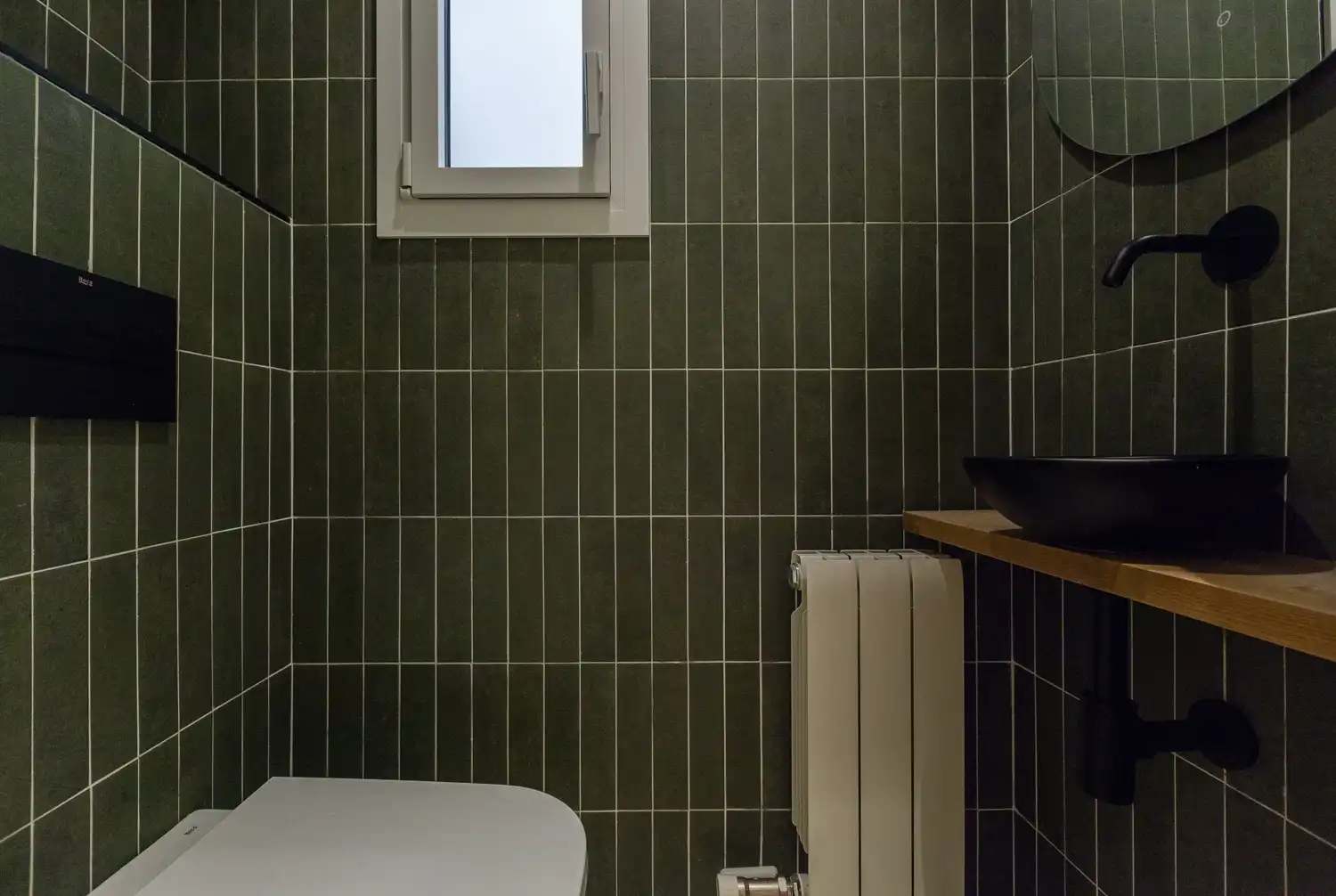 Bathroom of Flat for sale in Barcelona  with Air Conditioner, Heating and Oven