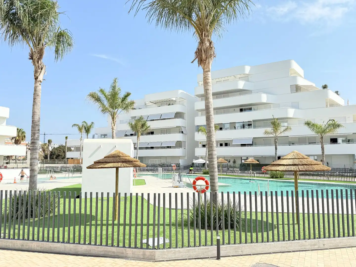 Vista exterior de Pis en venda en Vélez-Málaga amb Aire condicionat, Calefacció i Jardí privat