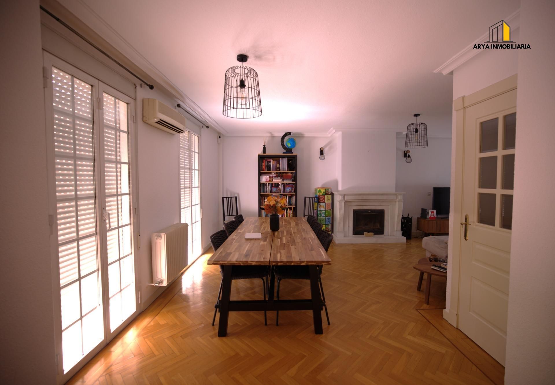 Dining room of Single-family semi-detached for sale in Torrejón de Ardoz  with Heating, Private garden and Parquet flooring