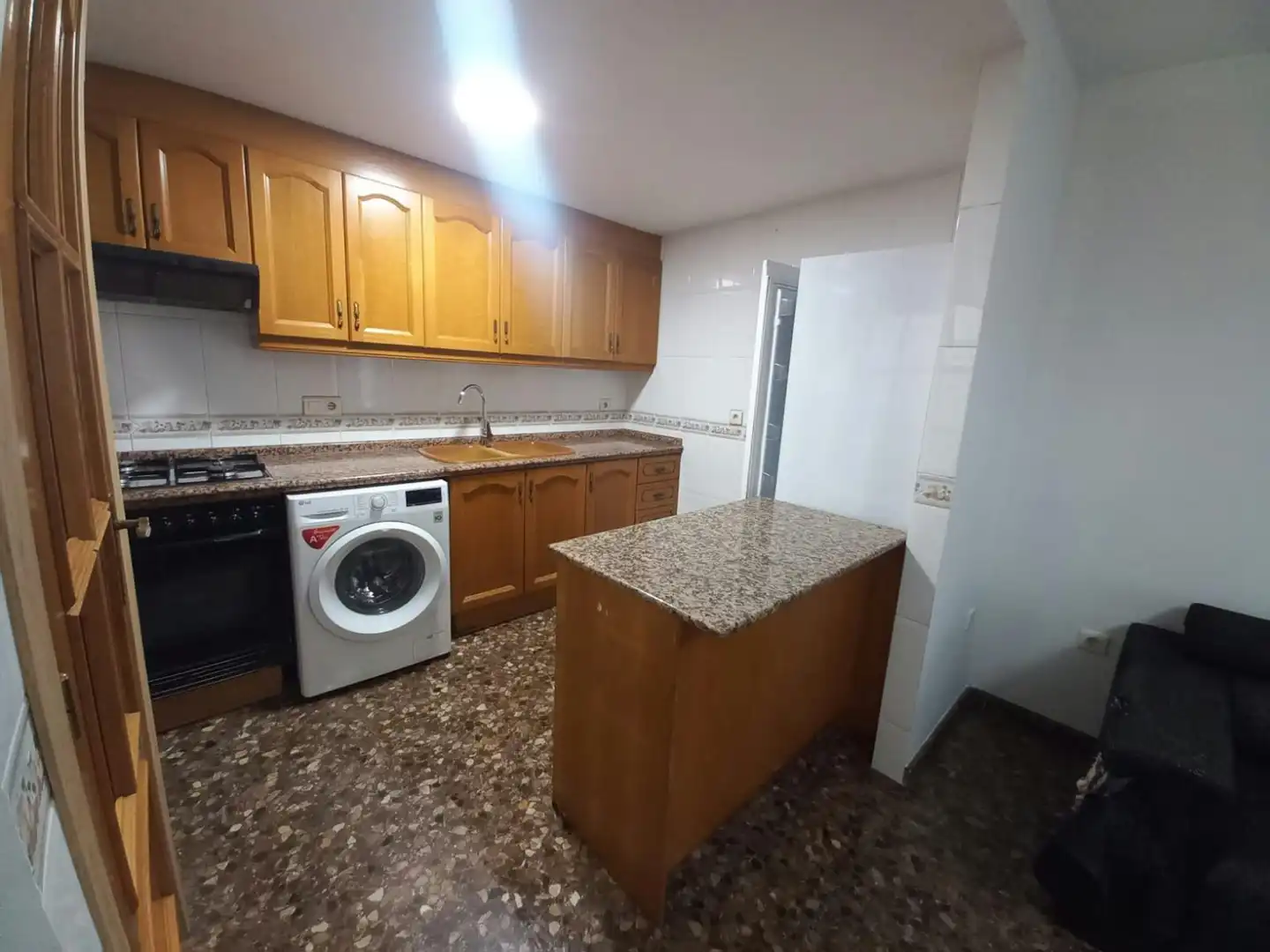 Cuina de Pis de lloguer en  Valencia Capital amb Aire condicionat, Calefacció i Moblat