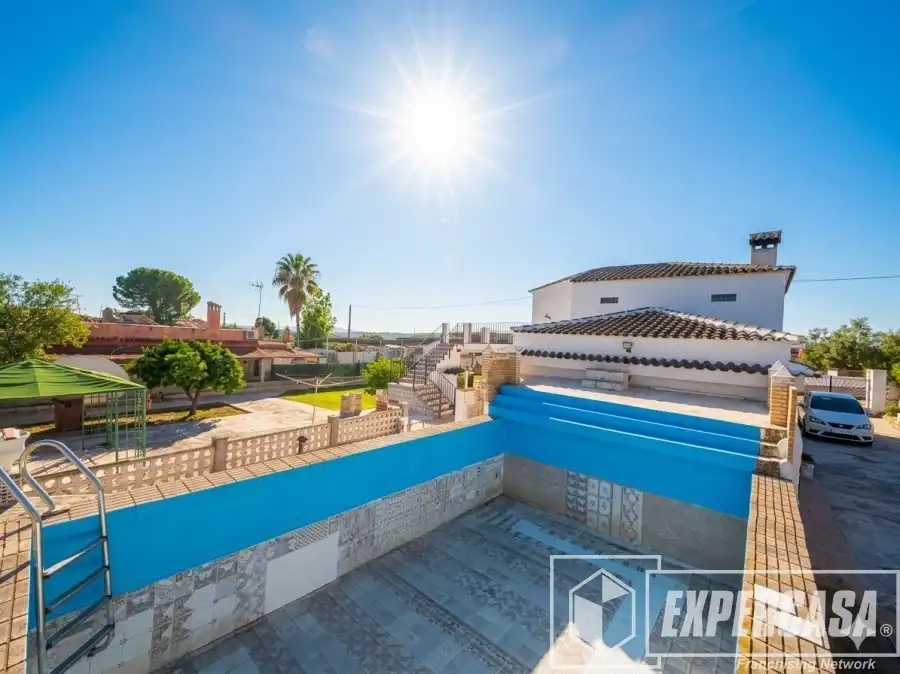 Vista exterior de Casa o chalet en venta en Llíria con Terraza