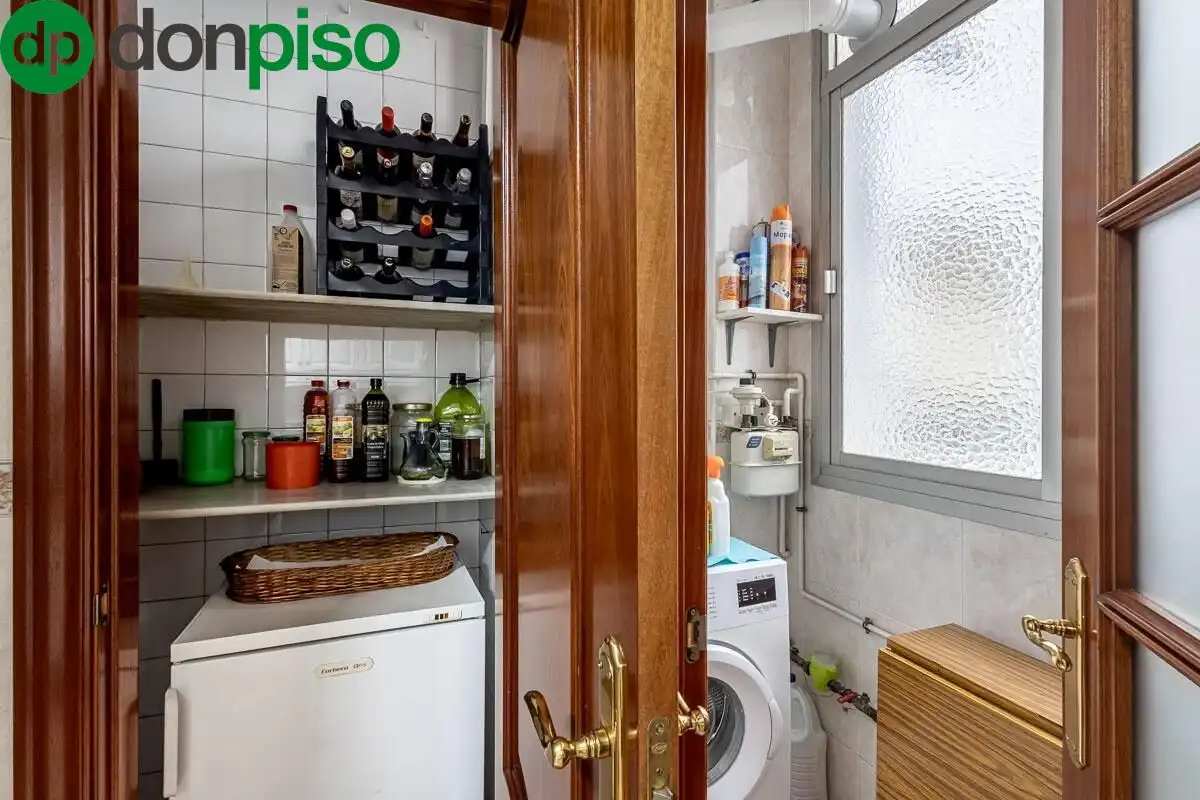 Kitchen of Flat for sale in Granada  with Air Conditioner, Heating and Terrace