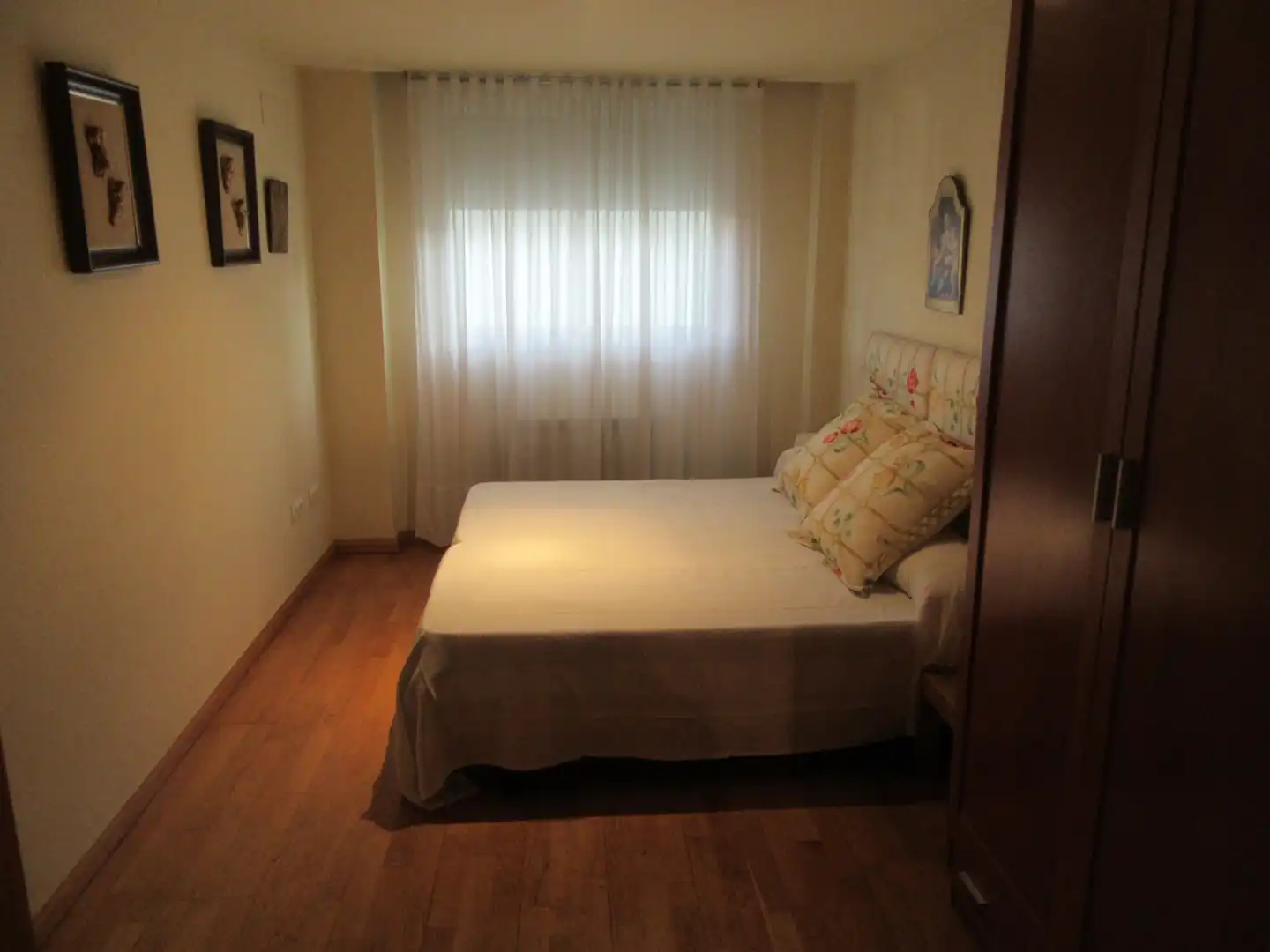 Schlafzimmer von Wohnung zur Miete in Zaragoza mit Heizung, Parkett und Terrasse