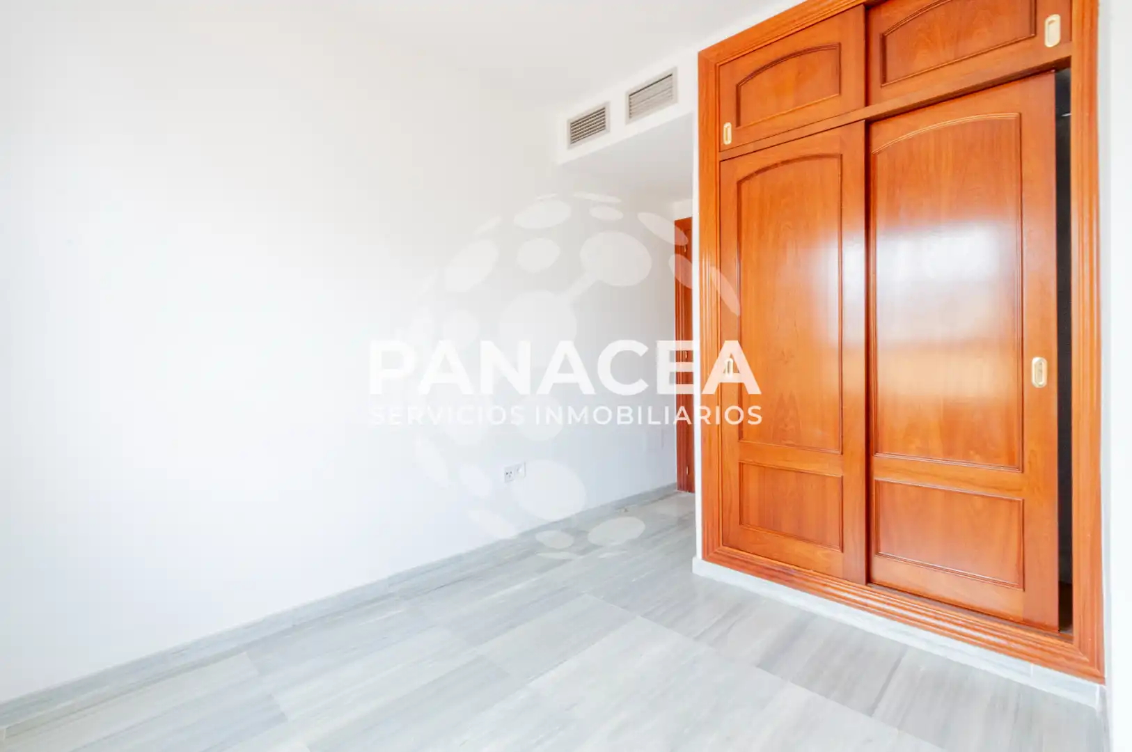 Flat for sale in Roquetas de Mar  with Balcony and Community pool