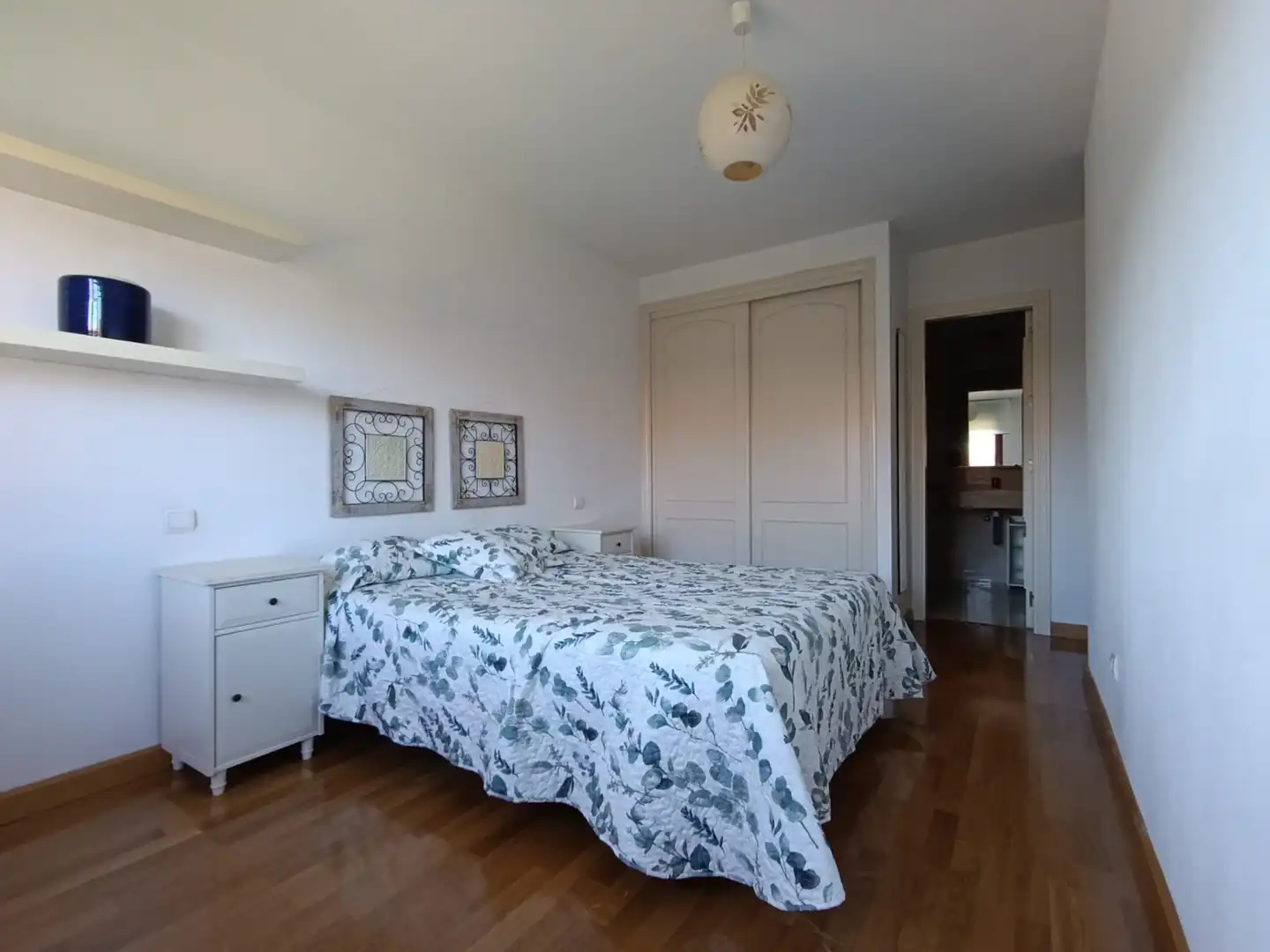 Schlafzimmer von Wohnung zum Verkauf in Majadahonda mit Klimaanlage, Heizung und Privatgarten