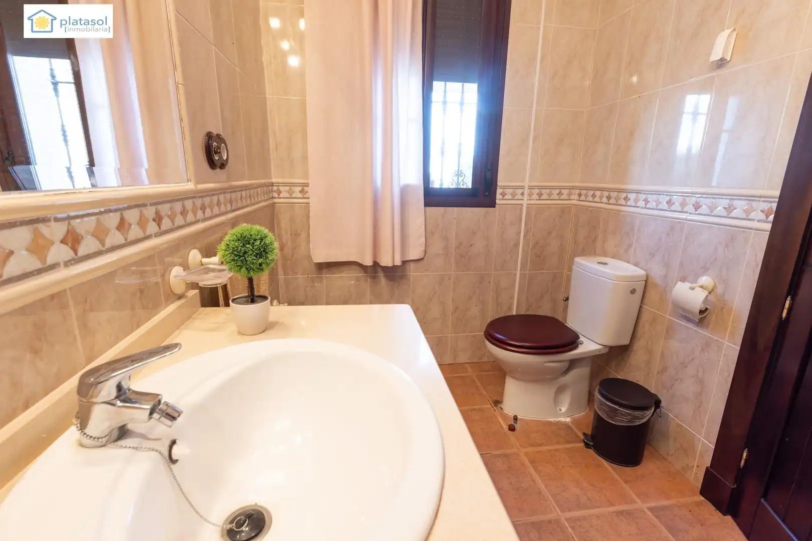 Baño de Finca rústica en venta en Chucena con Aire acondicionado, Calefacción y Jardín privado