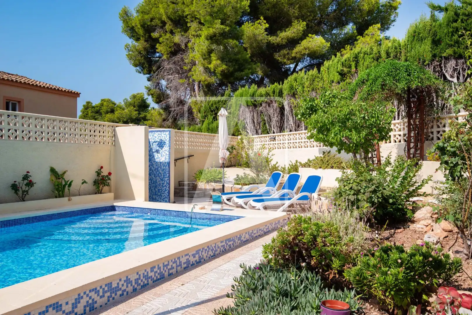 Villa mit Pool zum Verkauf in Carrió - La Merced - Los Pinos