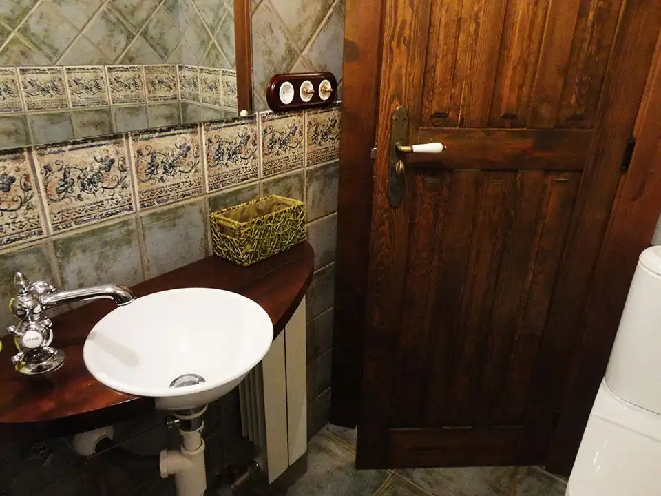 Bany de Casa adosada en venda en Riocavado de la Sierra amb Calefacció, Traster i Moblat
