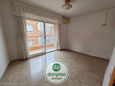Appartement compact avec balcon à vendre à Plaza Castelar - Mercado Central