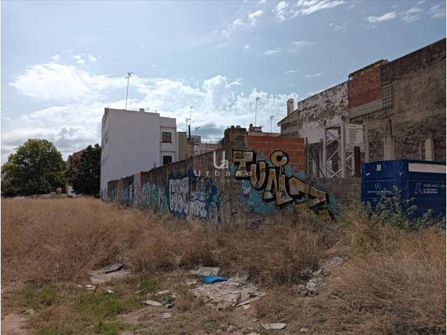 Edificio en Venta en Doctor Ramón y Cajal en Benetússer